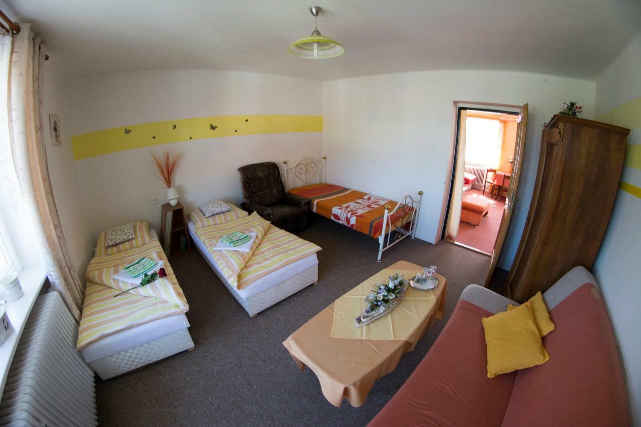 Penzion Kamenny Dvur Vimperk Bagian luar foto