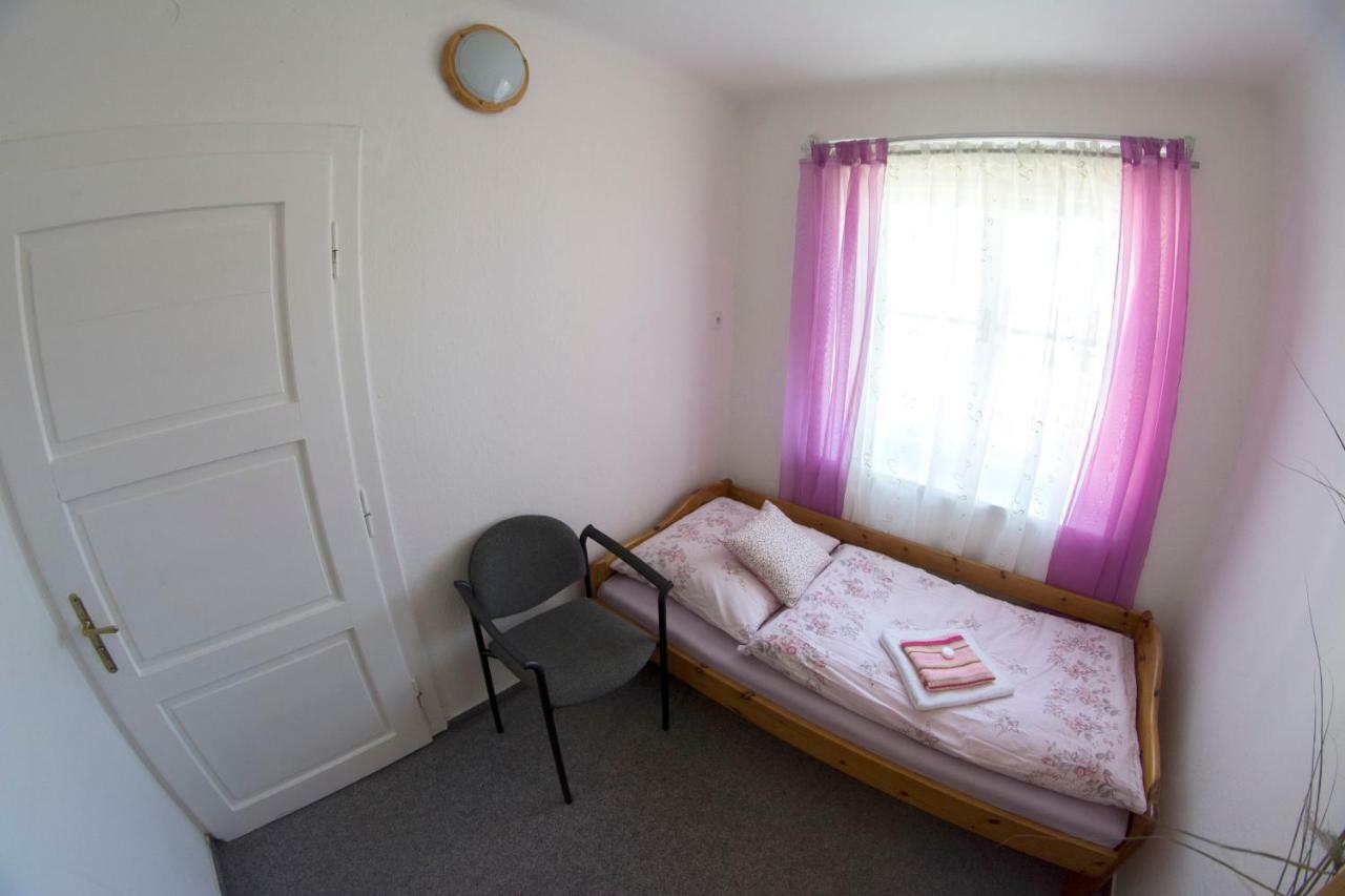 Penzion Kamenny Dvur Vimperk Bagian luar foto