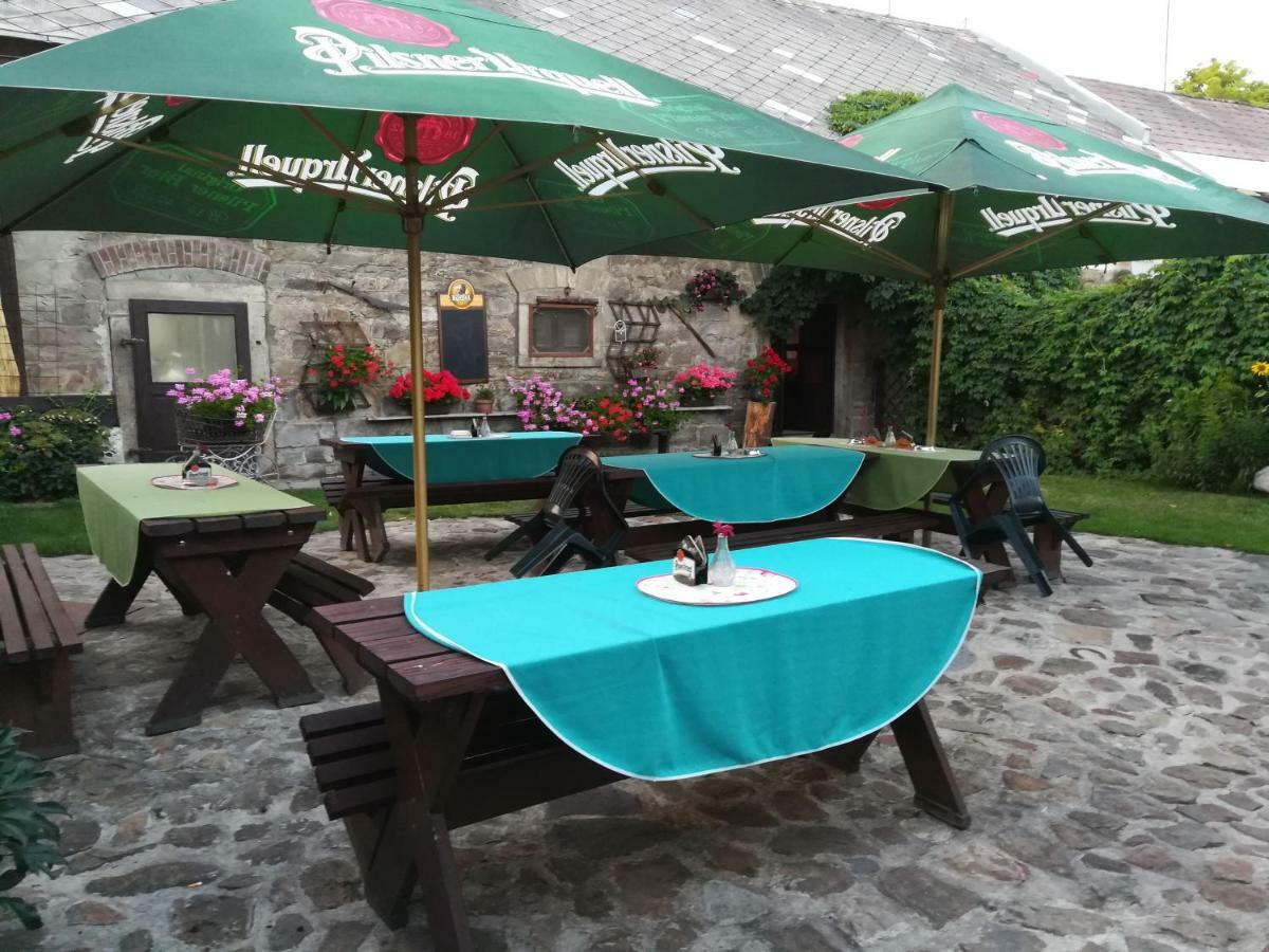 Penzion Kamenny Dvur Vimperk Bagian luar foto