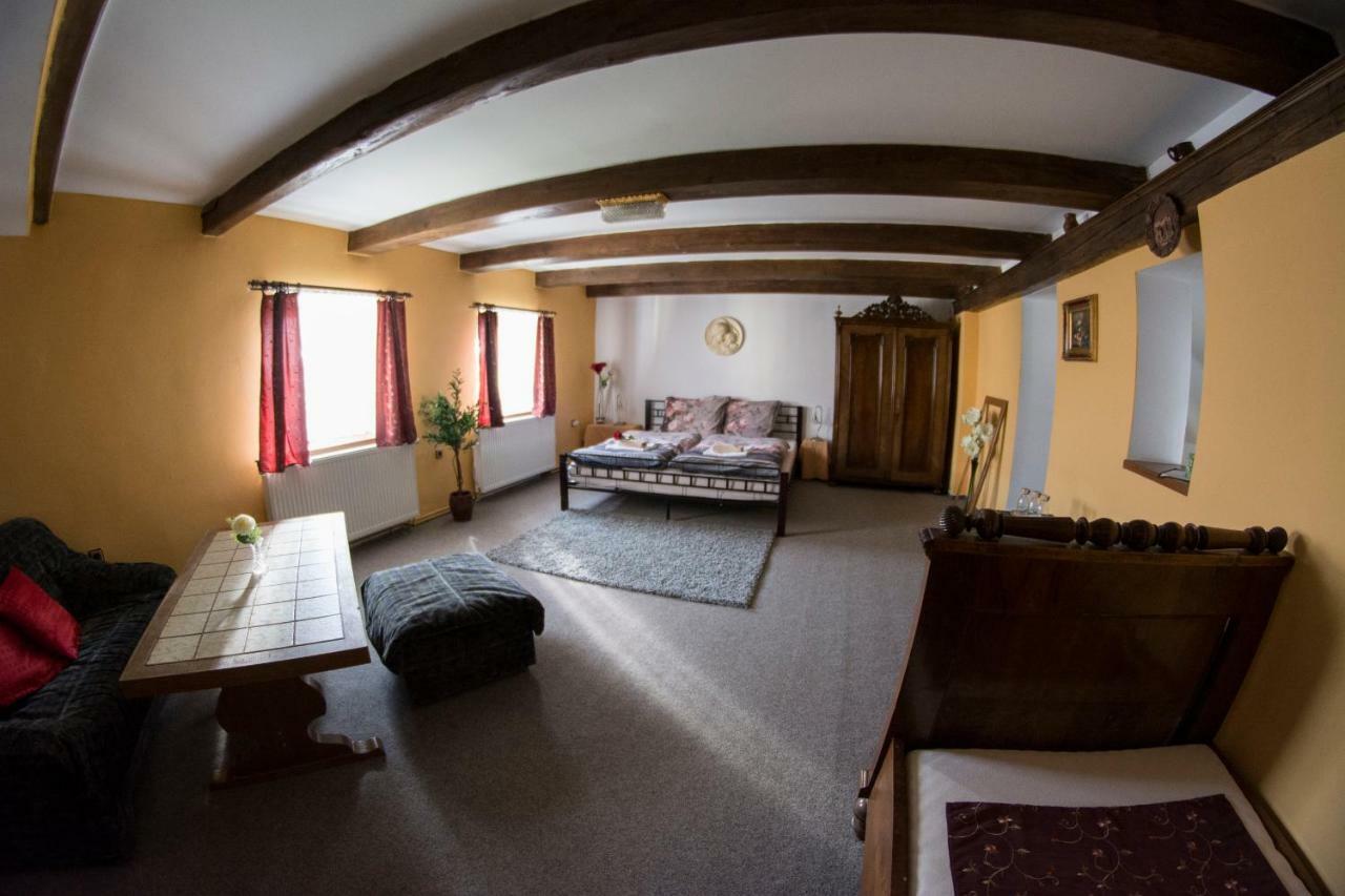Penzion Kamenny Dvur Vimperk Bagian luar foto