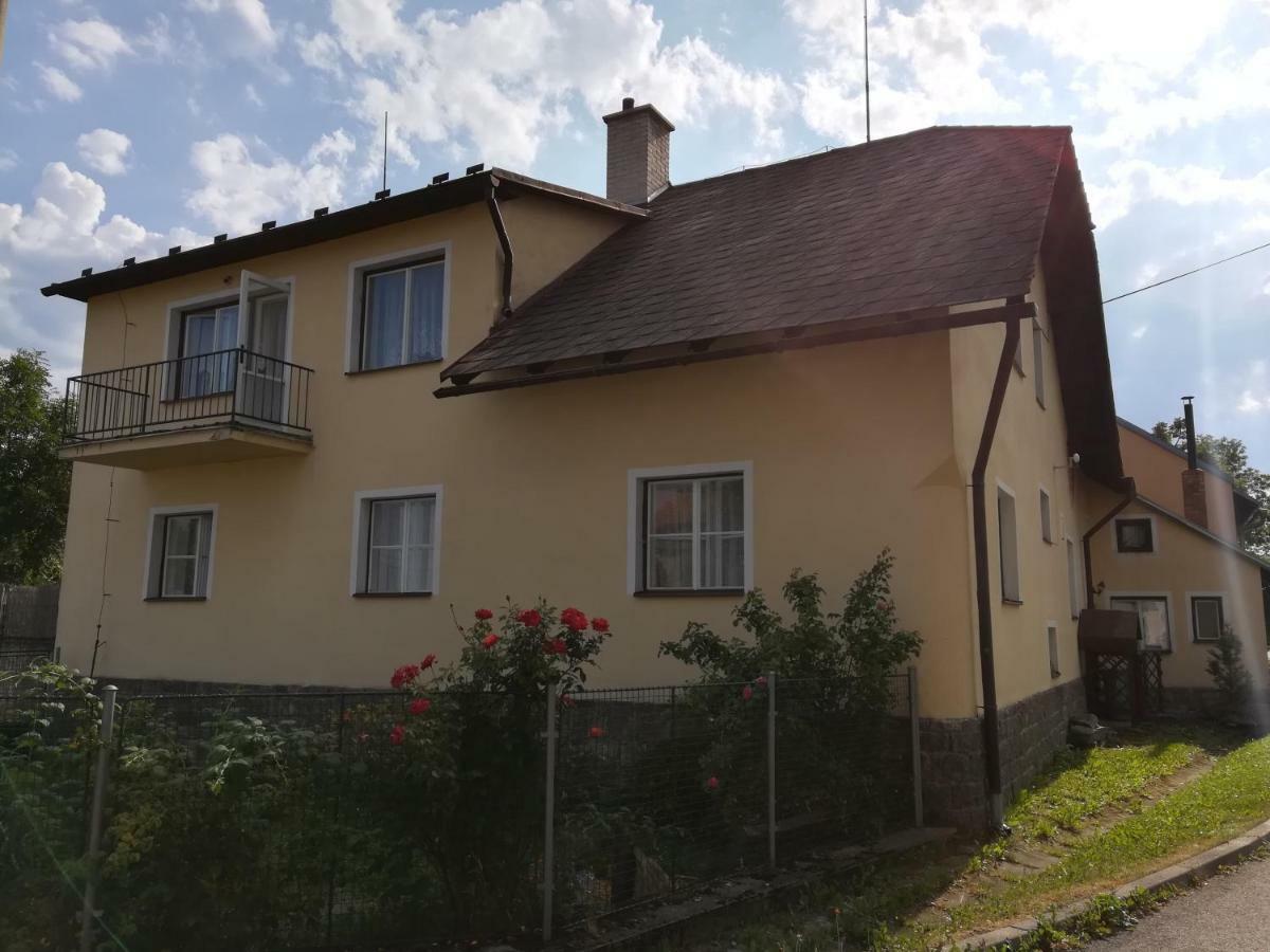 Penzion Kamenny Dvur Vimperk Bagian luar foto