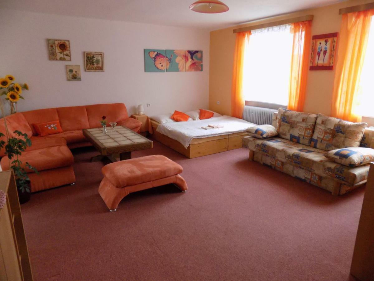 Penzion Kamenny Dvur Vimperk Bagian luar foto